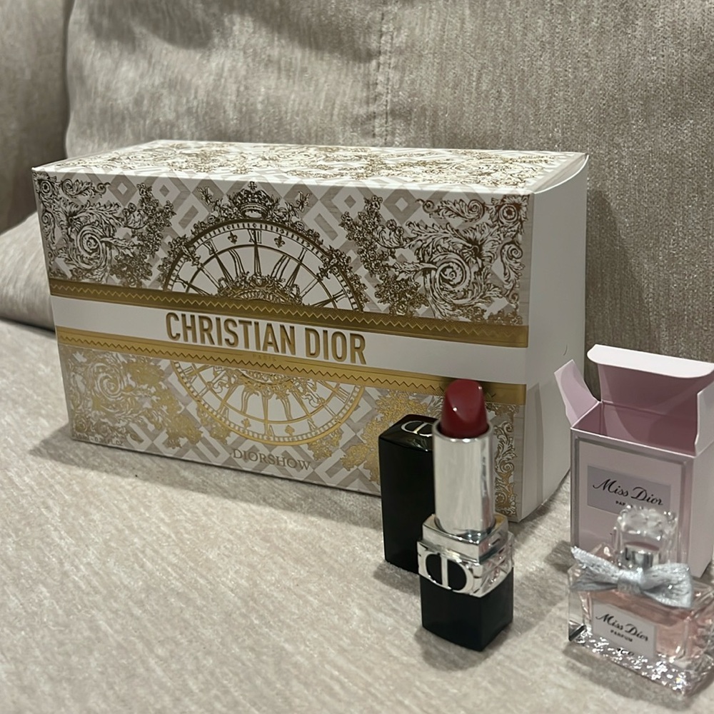 Dior Rouge 683 with Ms Dior